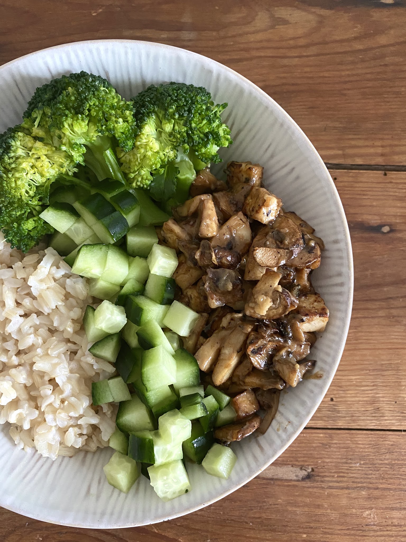 CUISINER BIEN : Bowl mit Erdnuss-Tofu