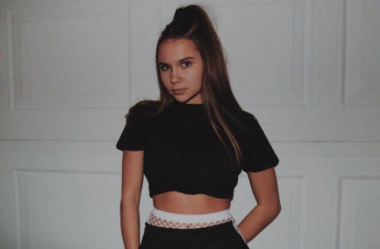 Ester Dobrik - Age, Wiki, Bio, Trivia, Photos