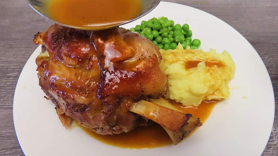 Svinjske Koljenice Pečene u Pivu Roasted Pork Knuckle with Beer Gravy
