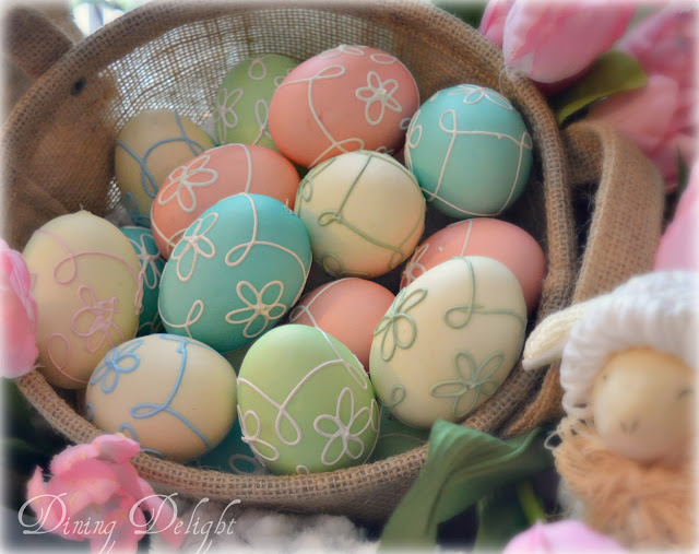 Dining Delight Easter Decor in a Trunk