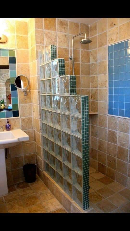 Trucos en un 2x3: Ideas para separar el area de la regadera o ducha en