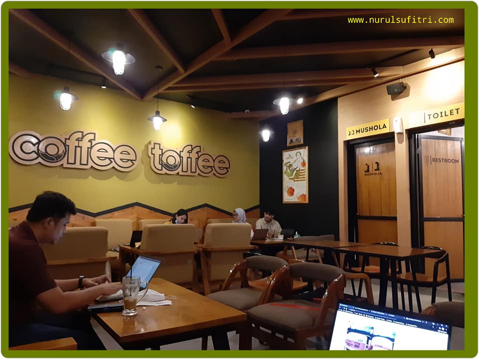 Coffee Toffee Margonda 287, Tempat Ngopi dan Nongkrong Paling Asyik di