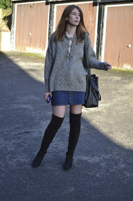 Affordable women's fashion blog. High street fashion from Primark, Ark and Public desire, Black thigh boots. 70's inspired outfit. 