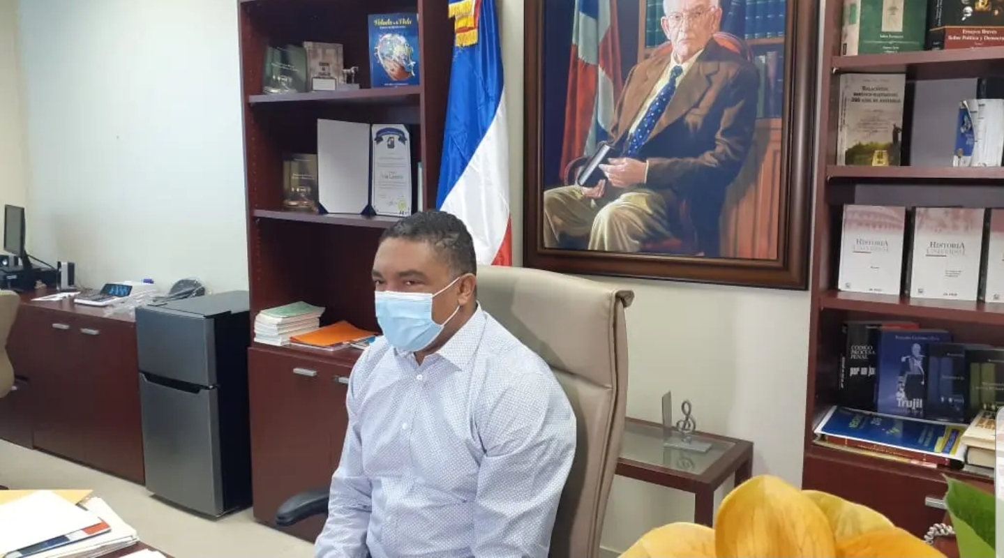 Senador Iván Lorenzo afirma el panorama económico de RD “no se ve del