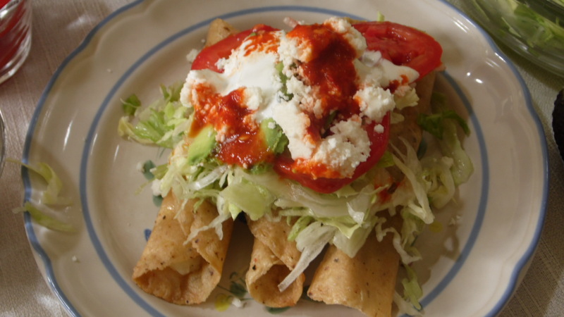Flautas, comida tradicional mexicana