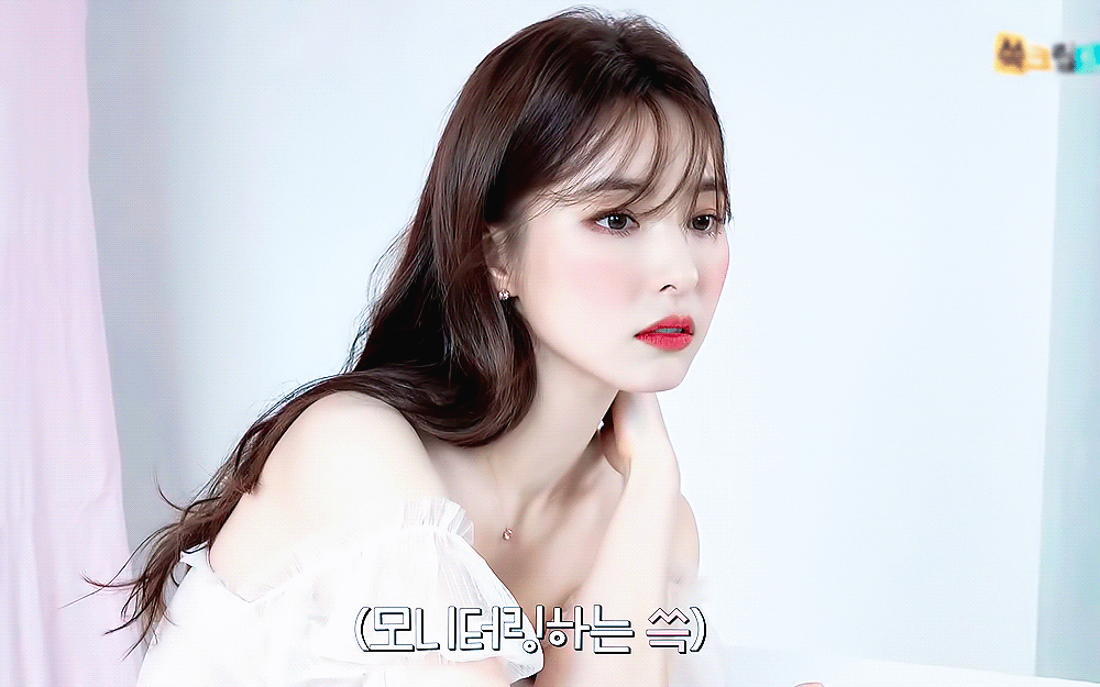 [연예] [움짤]         바닐라코 광고찍는 신세경 미모 ㄷㄷ. -  와이드섬