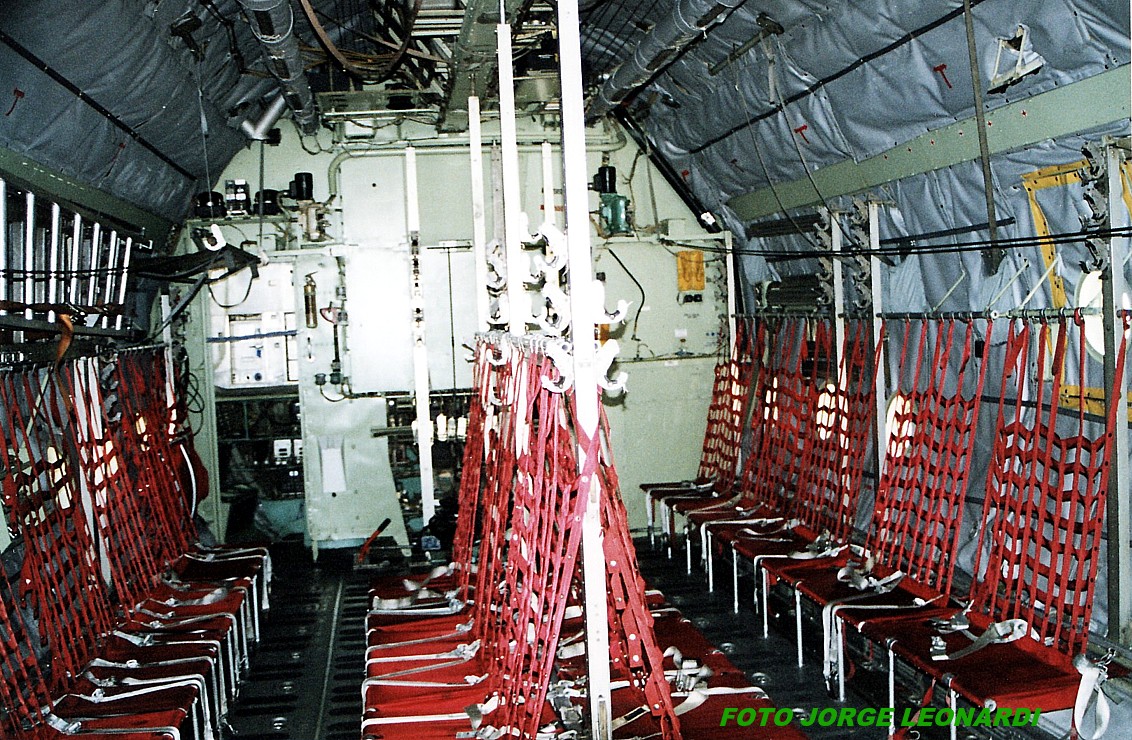 C-130+Hercules+TC-61+bodega2.jpg