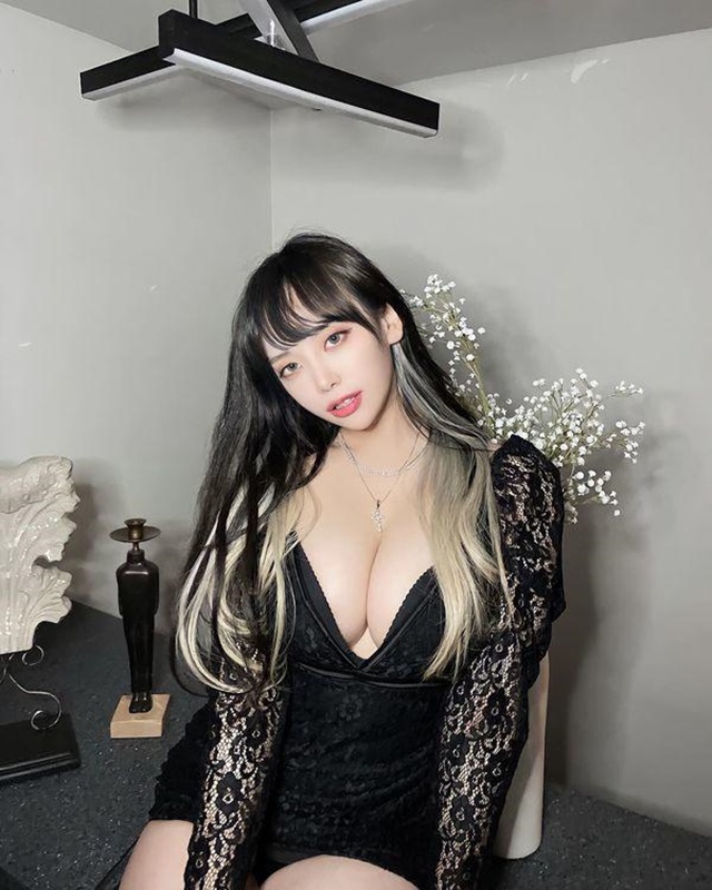 Clip nóng Streamer Dami lộ ngực 22