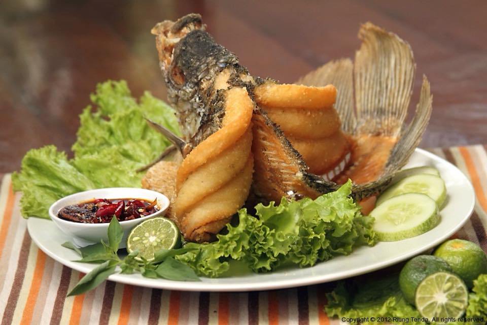 Resep dan Cara Membuat Gurame Goreng Terbang Super Renyah
