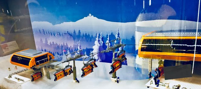 Stacja narciarska Winterpol, Karpacz, wystawa klocków Lego