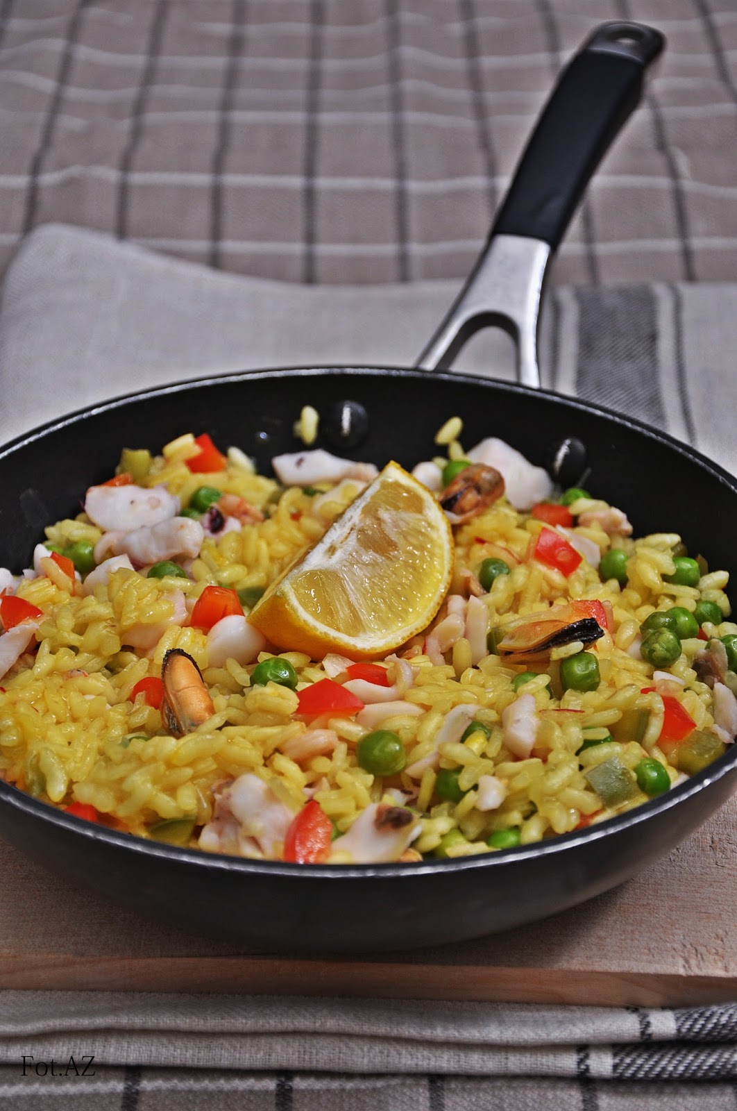 Od A do Z gotuj! Hiszpańska paella z produktami Lidl