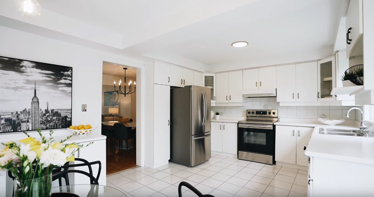 20 Photos vs. 112 Delroy Dr, Toronto vs. Home Interior Design Tour
