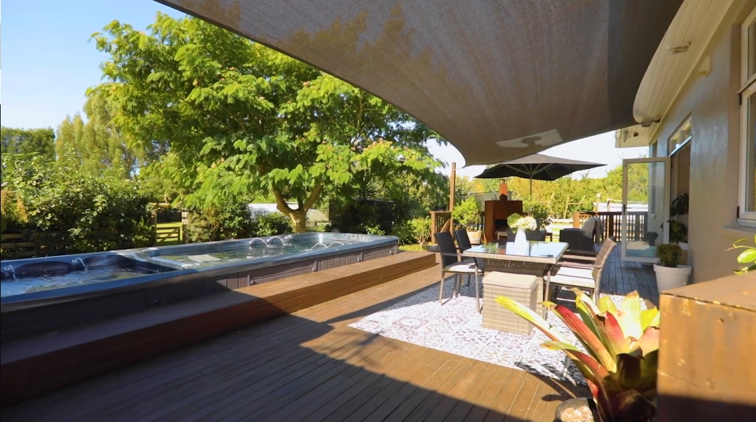 15 Interior Design Photos vs. 25 Wilson Road North, Paengaroa Home Tour