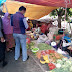 Tim Cobra dan Tokoh Pemuda Tamanroya Gotong Royong Bersihkan Tumpukan Sampah di Pasar Tamanroya