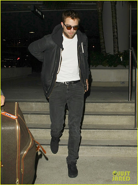 Celeb Diary: Robert Pattinson @ LAX