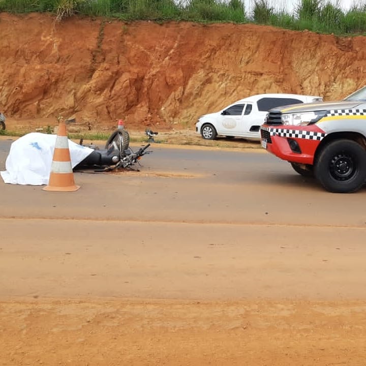 Piloto morre em colisão de moto com caminhonete entre Parauapebas e Curionópolis Pebão: Piloto morre em colisão de moto com caminhonete entre Parauapebas e Curionópolis