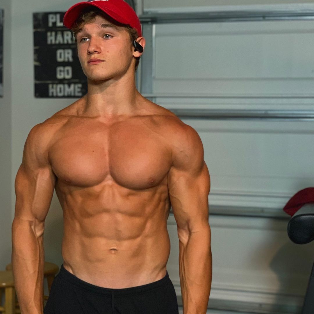 the beauty of male muscle: Kaden