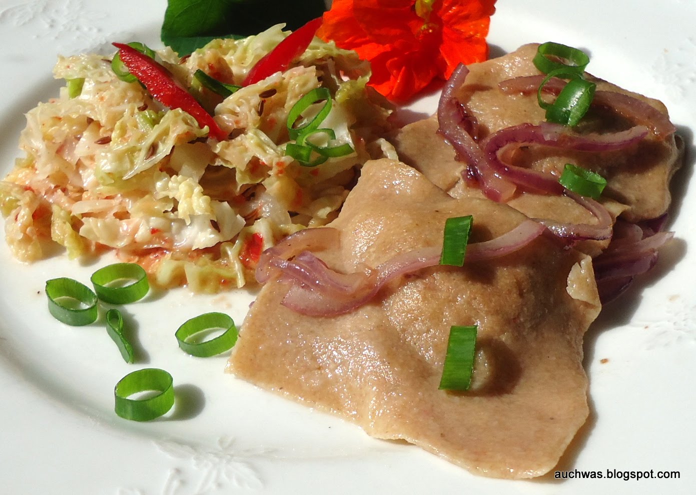 auchwas: Dinkel-Leberwurst-Maultaschen und lauwarmer Wirsingsalat