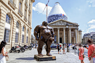 Expo : Mongolian, statue monumentale de Hong Biao Shen affectueusement surnommée "le gros tout nu" par les étudiants de la Sorbonne - Vème