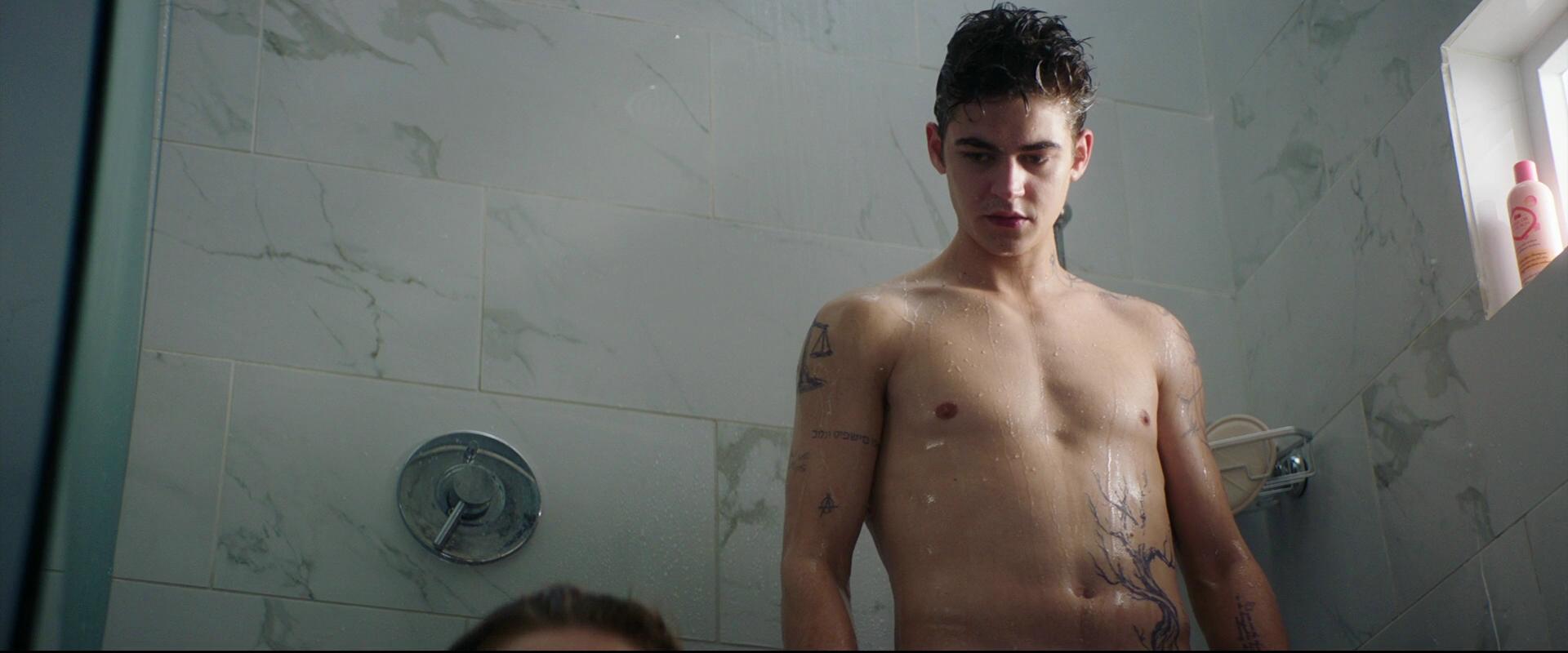 Casperfan: Hero Fiennes Tiffin naked bum in After We Collided.