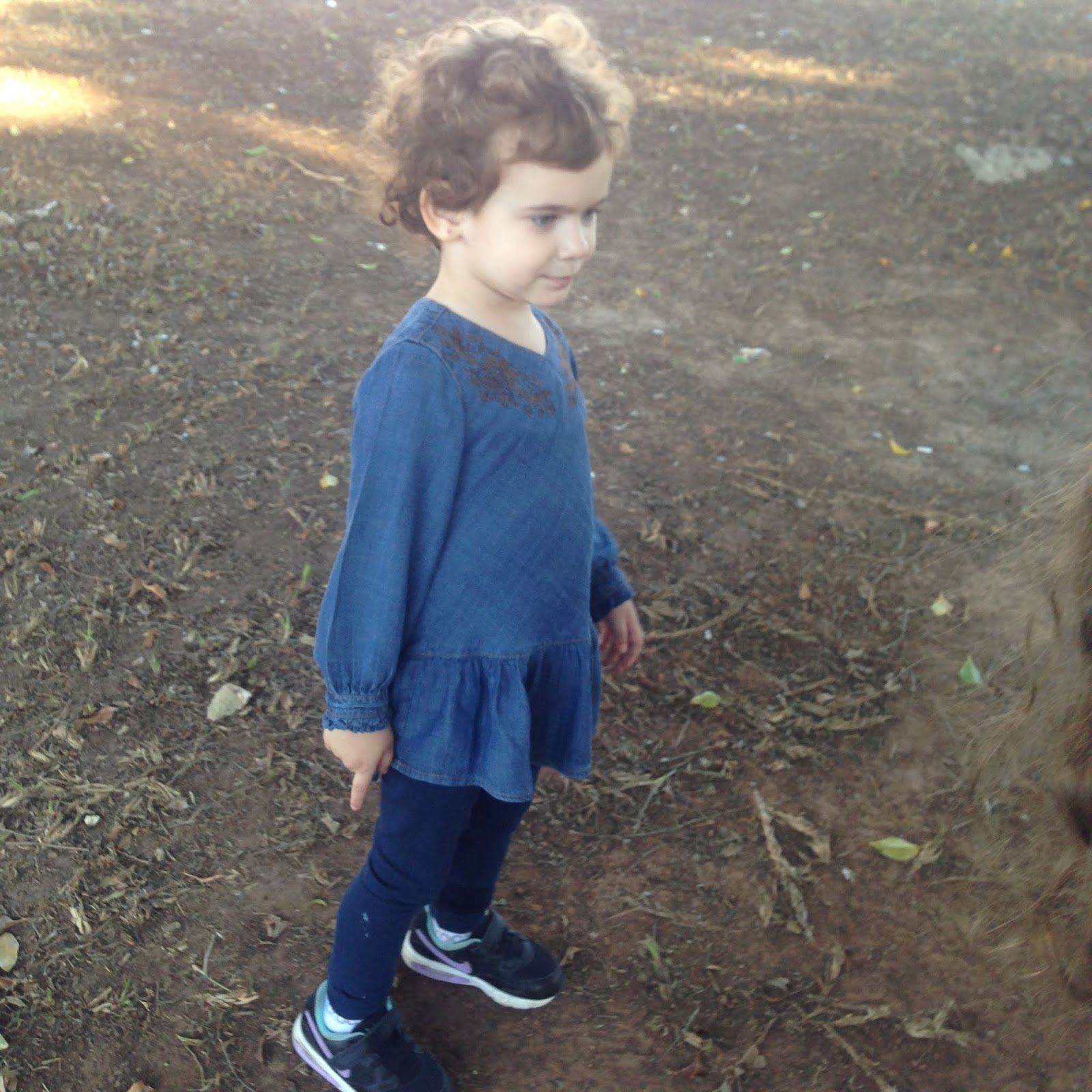 vestido jeans com calça legging