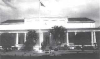 Istana negara, Pemerintah Pusat dan Daerah