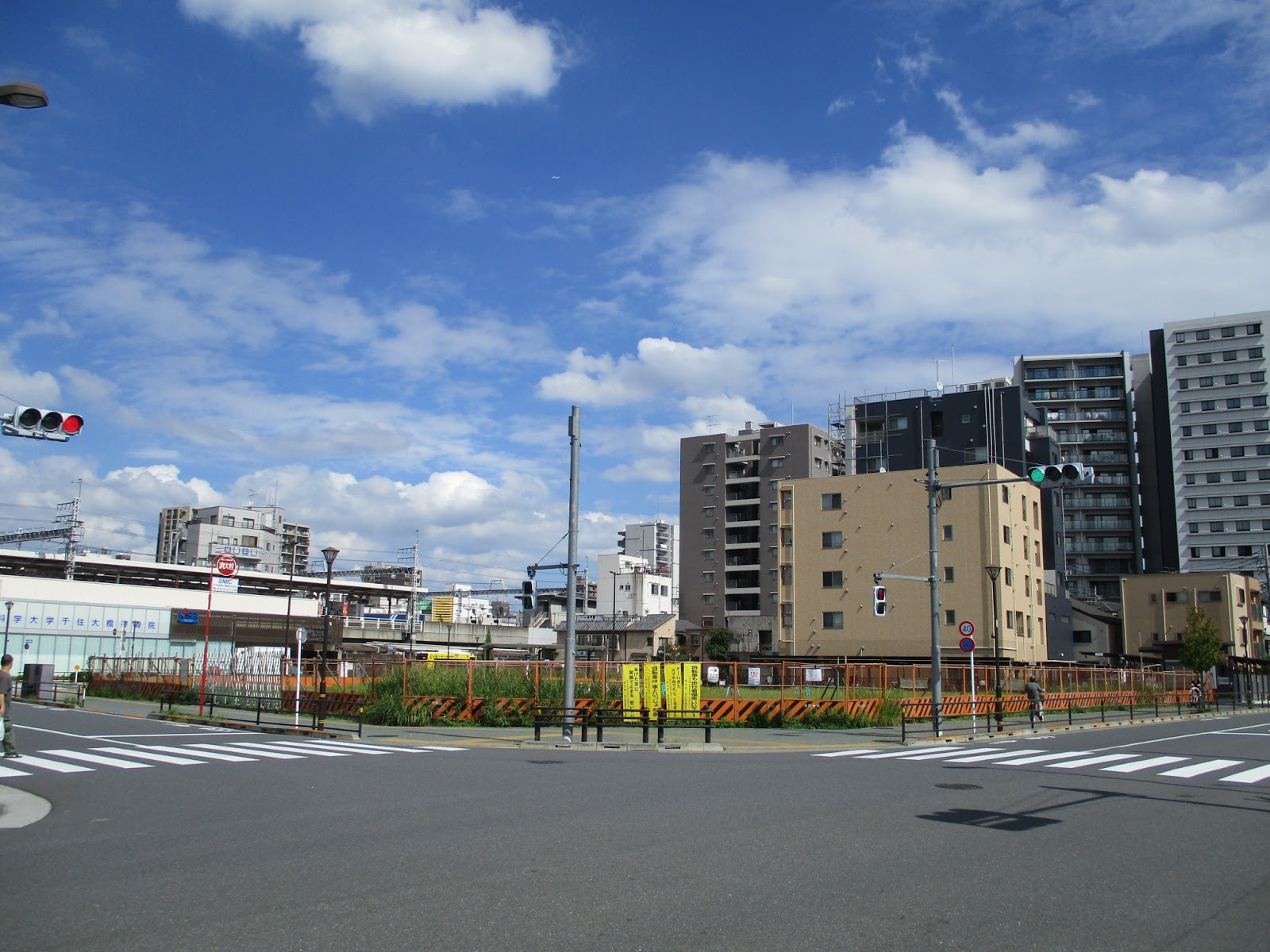 千住大橋駅前の空き地
