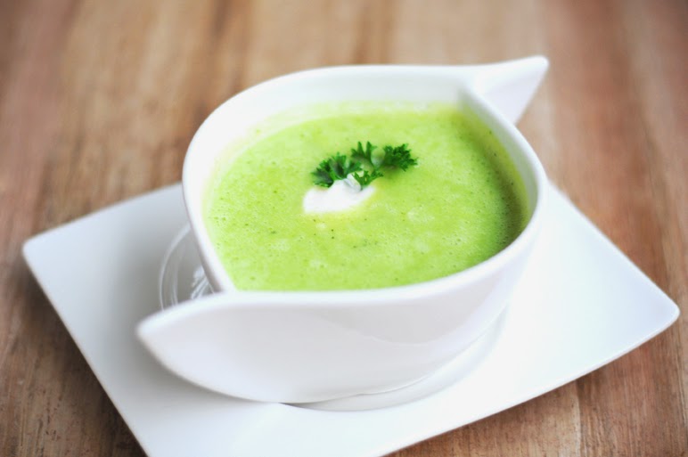von veganen Küchengelüsten und anderen Dingen...: Zucchini-Gurken-Suppe