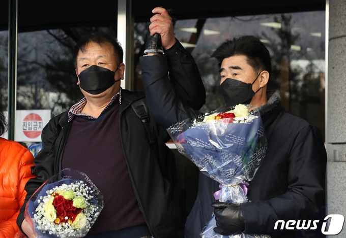 이 이미지는 대체 속성이 비어있습니다. 그 파일 이름은 %25EB%2582%2599%25EB%258F%2599%25EA%25B0%2595%25EB%25B3%2580%25EC%2582%25B4%25EC%259D%25B8%25EC%2582%25AC%25EA%25B1%25B4%25EB%2593%259C%25EB%2594%2594%25EC%2596%25B4%25EB%25AC%25B4%25EC%25A3%2584_1.jpg입니다