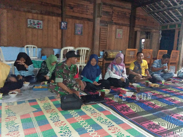 Babinsa Banyurip Komsos Dengan Kader Posyandu Babinsa Banyurip Komsos Dengan Kader Posyandu