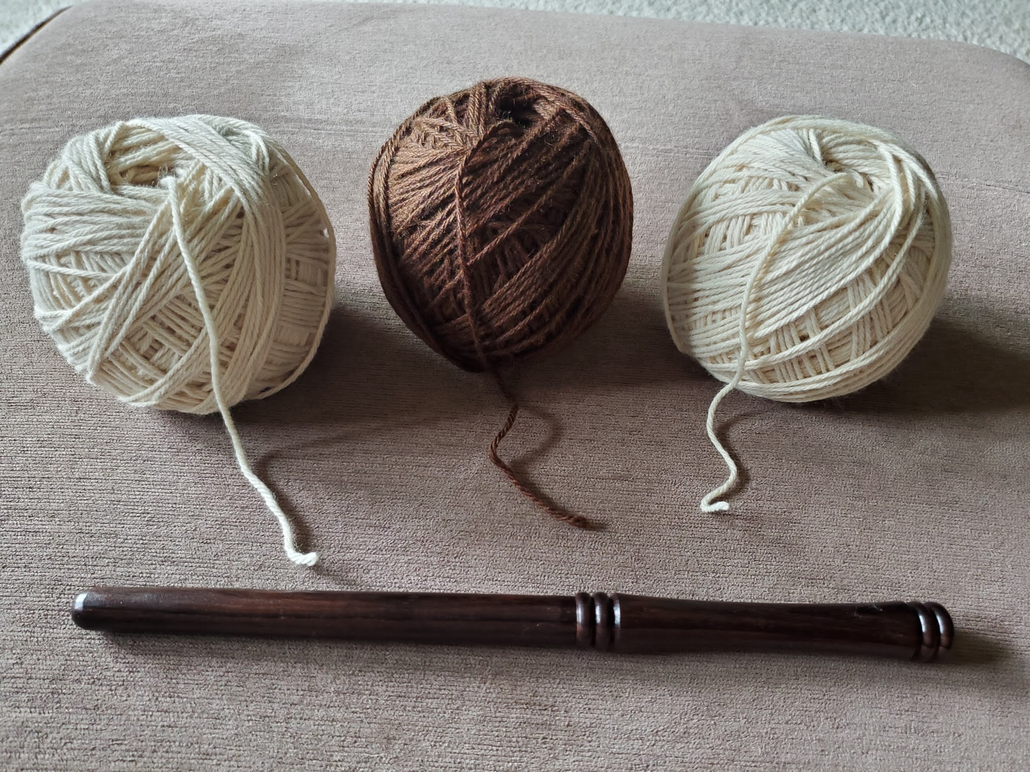 Tutorial Making perfect centerpull yarn balls with a Nostepinne ball