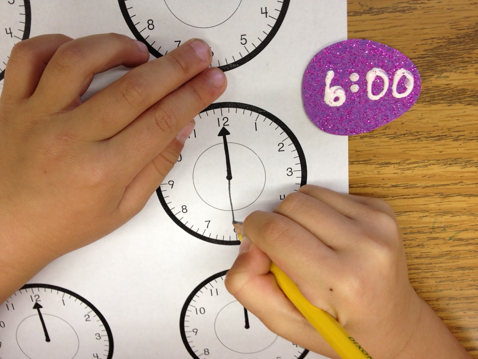 Telling Time in Kindergarten - Apples and ABC's