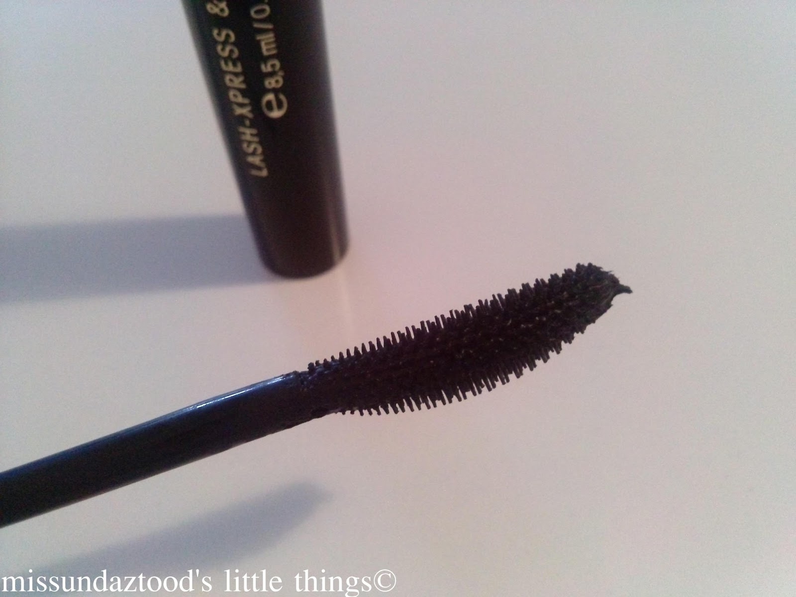 être belle Lash X press & hyaluronic mascara Missundaztood's Fragrance and Makeup Blog