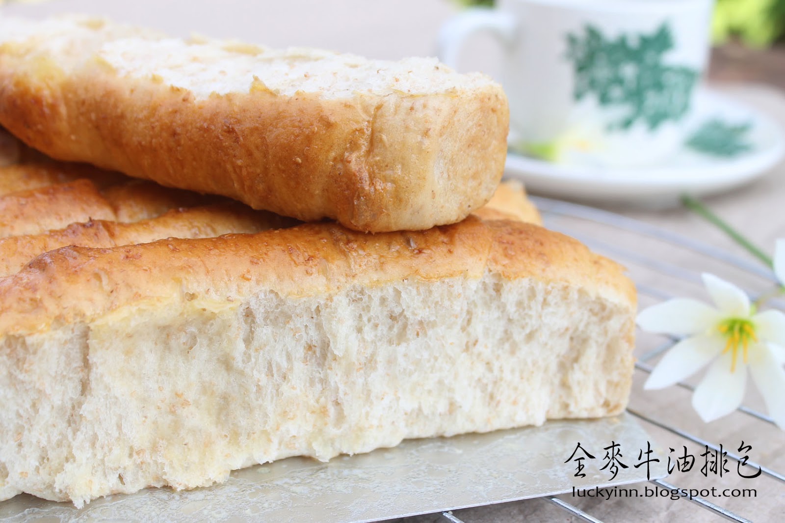 Lucky Inn: 全麦牛油排包 （中种）Wholemeal Butter Bread