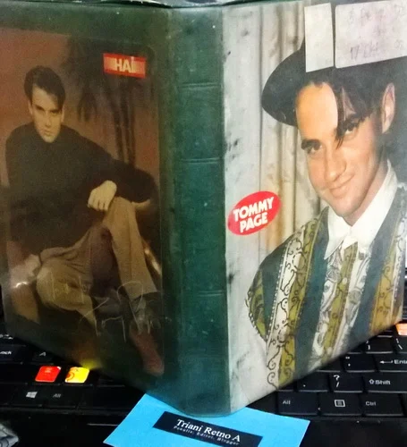 Lagu Tommy Page A Shoulder to Cry On