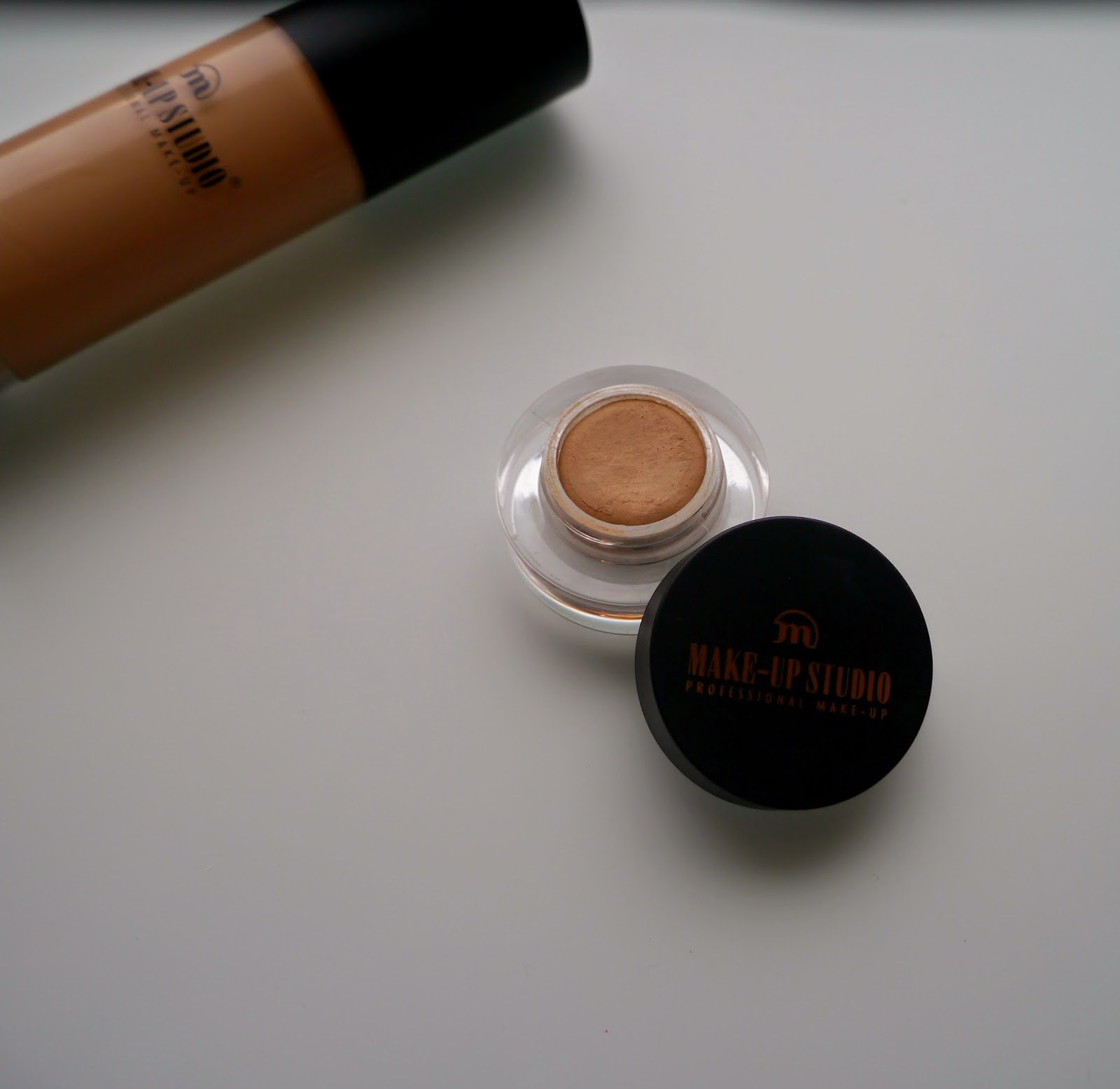 Art of Beauty Review Makeup Studio Foundation en Compact Neutralizer