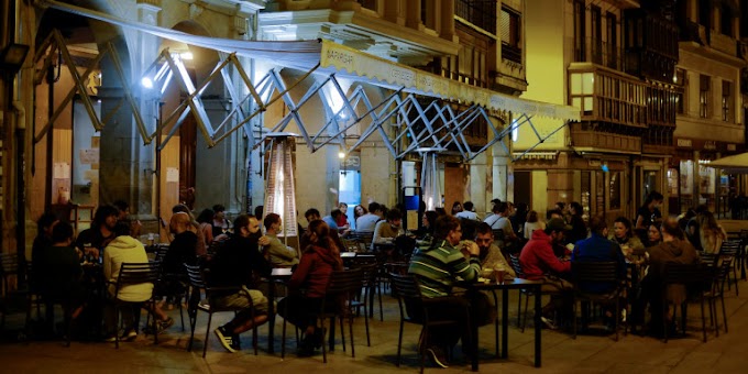  Koρωνοϊός: «Ξεπερασμένη» η οδηγία για αποστάσεις δύο μέτρων -Απαιτούνται οκτώ! 