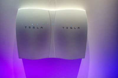 La bateria de Tesla revoluciona el model d'energia als Estats Units La bateria de Tesla revoluciona el model d'energia als Estats Units