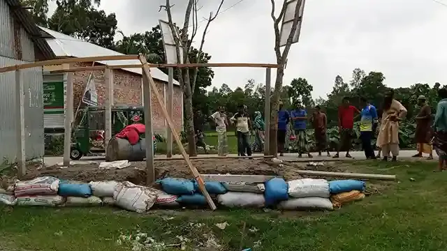 ইসলামপুরে জমি সংক্রান্ত বিরোধে দোকান ভাঙচুর লটপাটের অভিযোগ