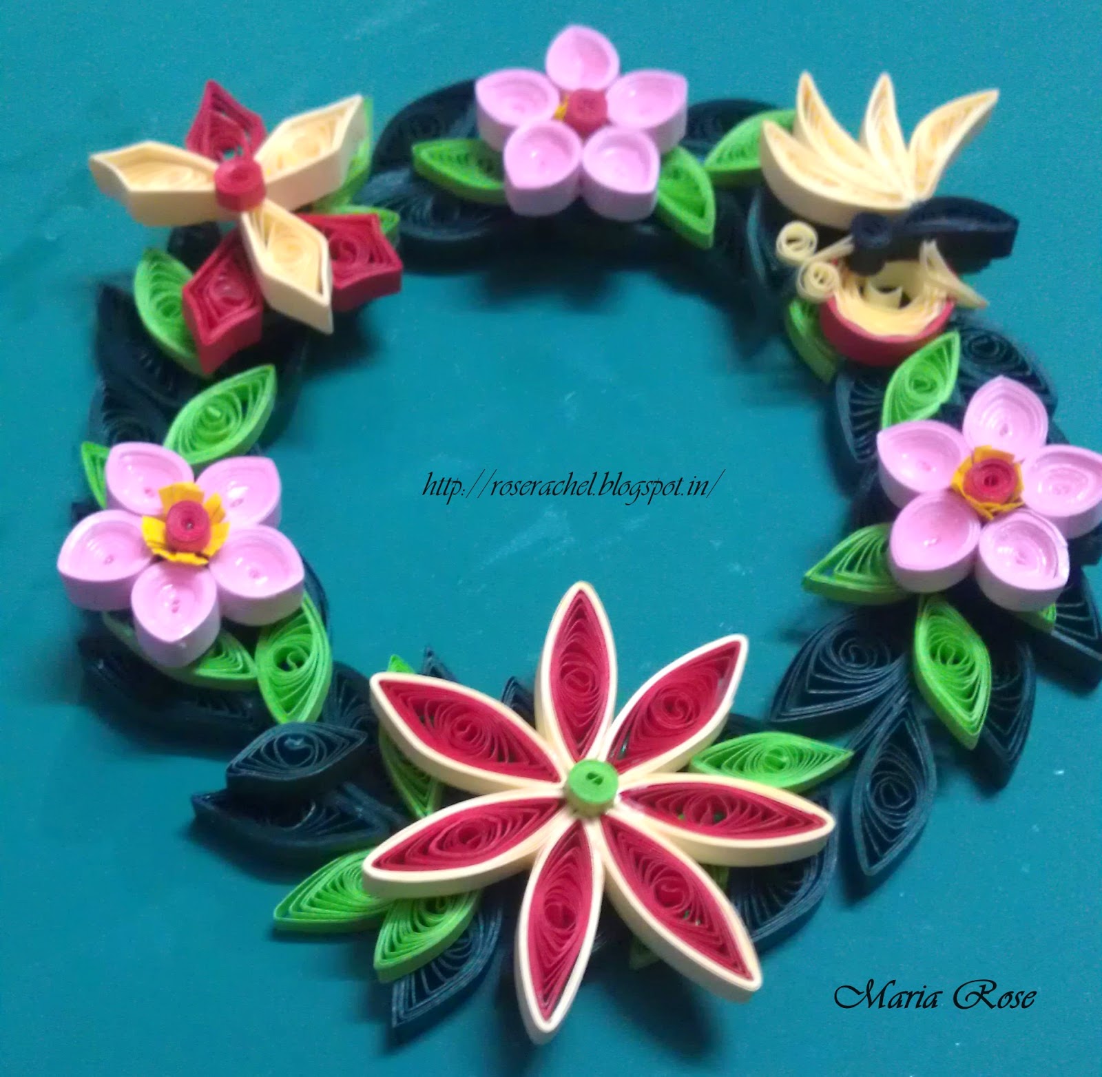 Leisure Space Quilled Christmas wreath