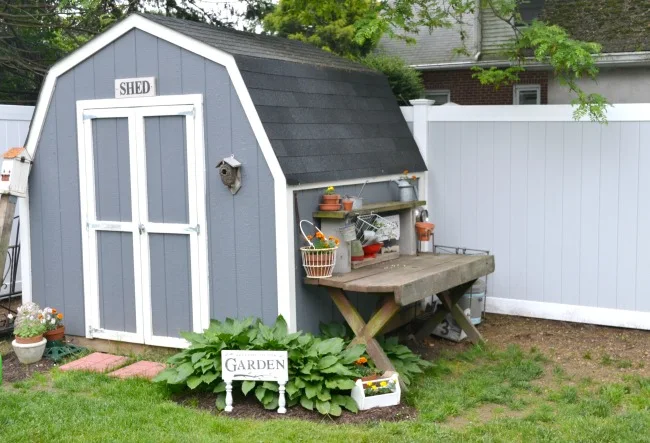 A Tool Box for My Potting Bench www.homeroad.net