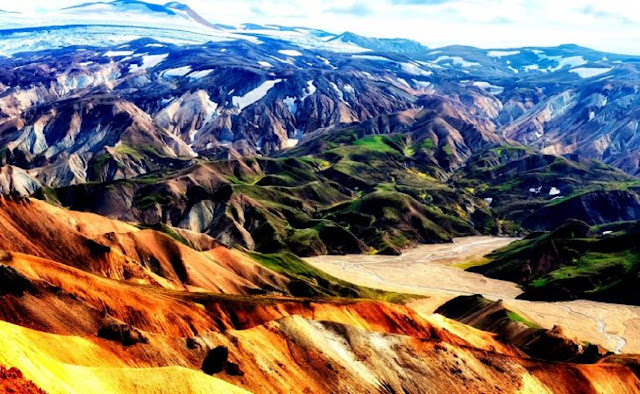 Цветные горы  Ландманналейгар