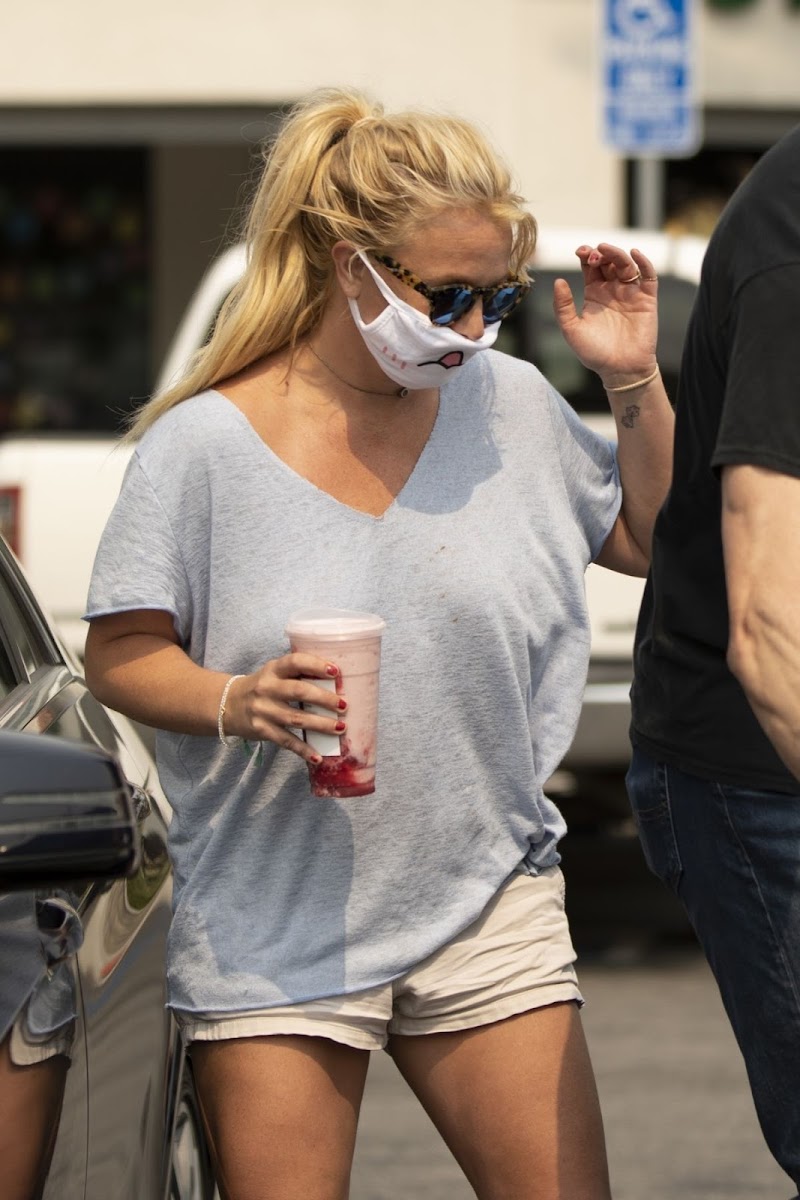 Britney Spears  Out side Driving in Calabasas  8 Oct -2020