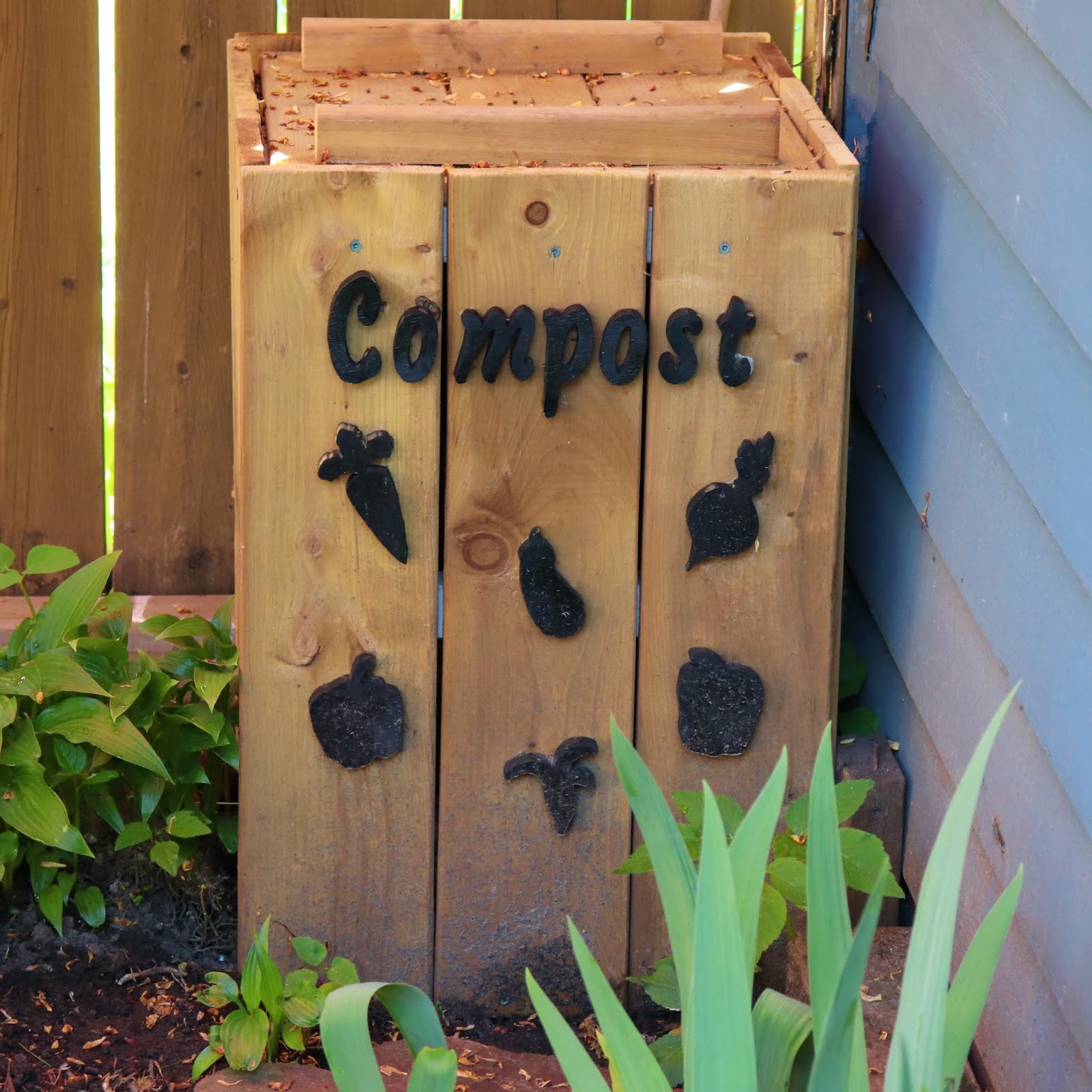 How To Make an Easy DIY Compost Bin