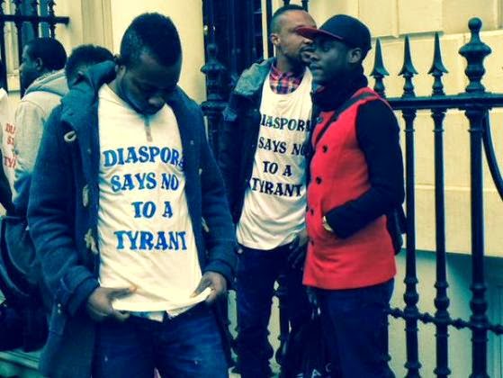 B wmv16WoAAwt01 Photos: Anti-Buhari protesters now at Chattam house, London..:-)
