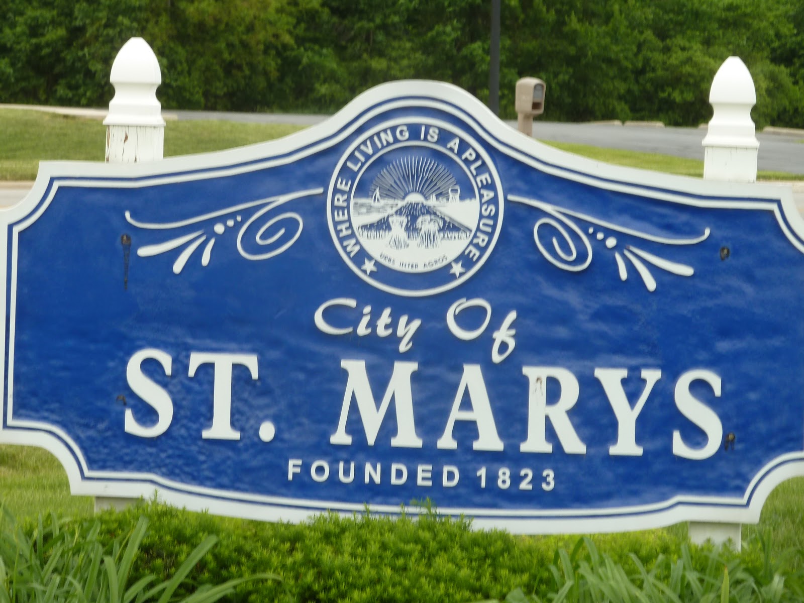 seniors walking across america POST 1126; MAY 31. 2013; ST. MARYS, OHIO