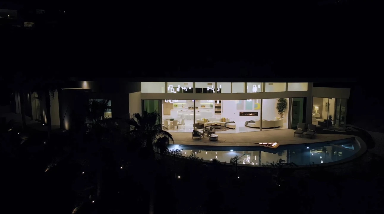 32 Photos vs. Palm Springs, CA Luxury Home Interior Design Tour By Brian Foster