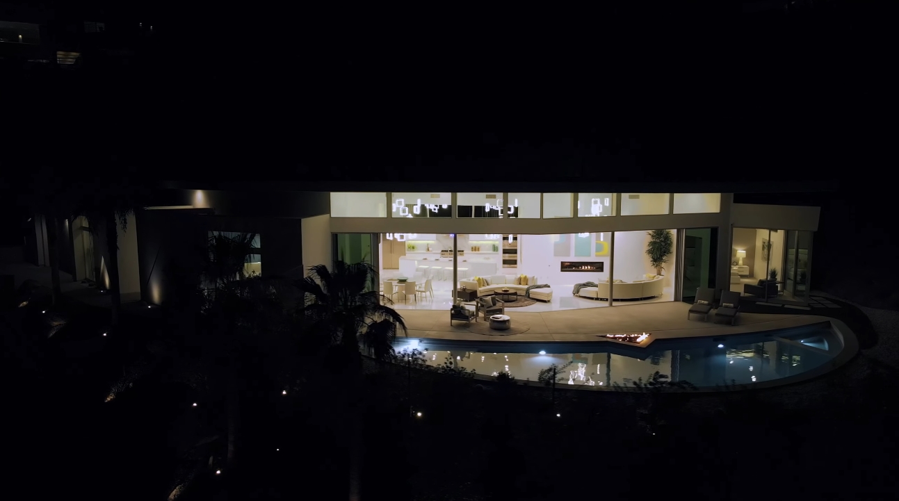 32 Photos vs. Palm Springs, CA Luxury Home Interior Design Tour By Brian Foster