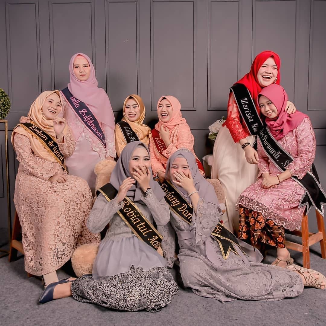 40 Model Kebaya Wisuda Modern Simple 2020 Model Baju Terbaru