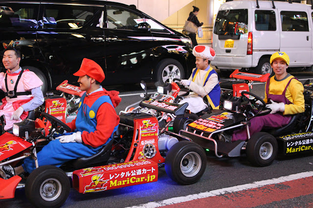 Mario Kart IRL - Shibuya - c'est normal au Japon !